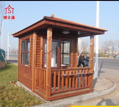 公園景區(qū)值班內(nèi)部都是鍍鋅方管，屬于鋼結(jié)構(gòu)崗亭警務室防腐木崗亭